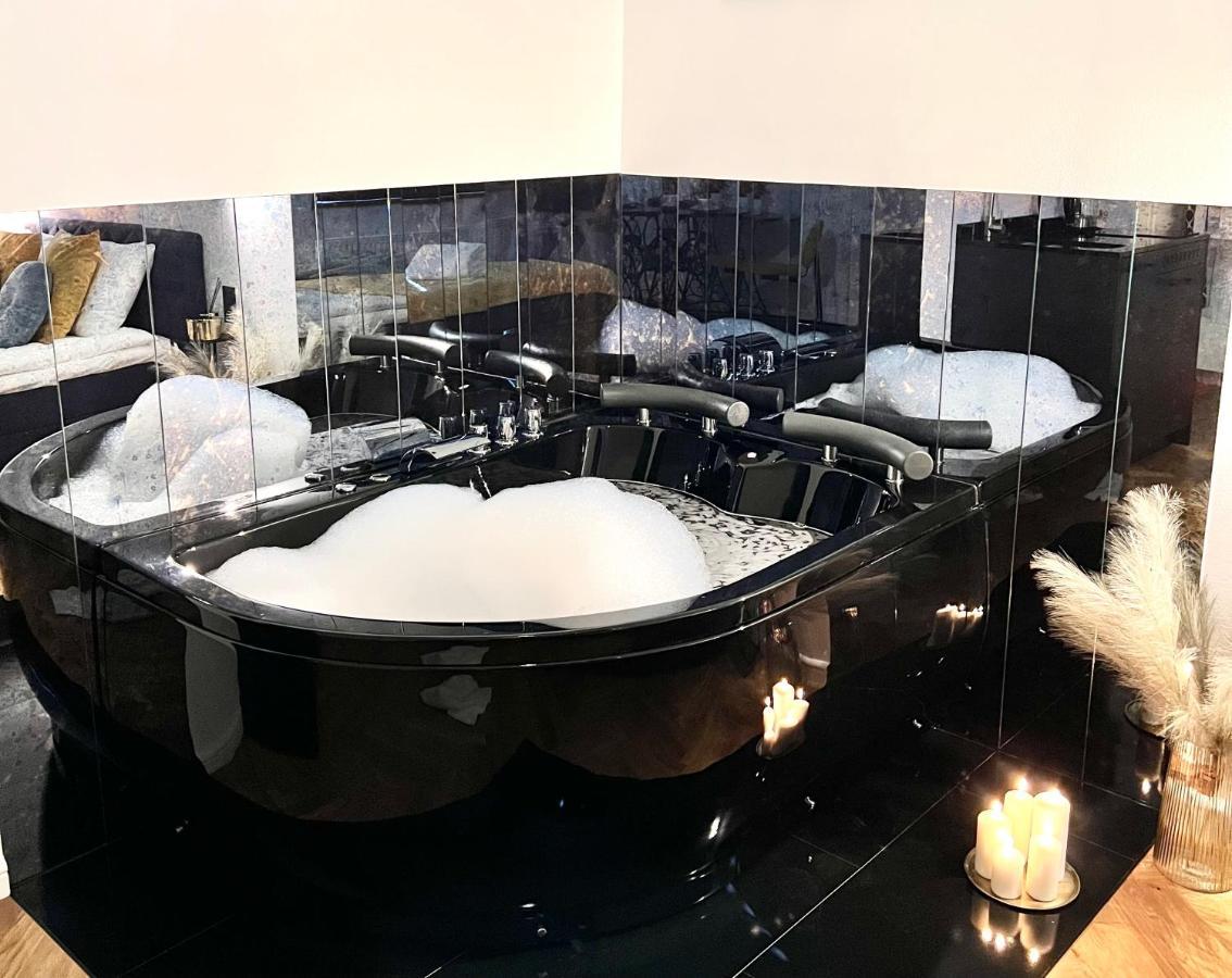 Krakow Old Town Apartment Jacuzzi - Wymeldowanie Do 13 Cracóvia Exterior foto